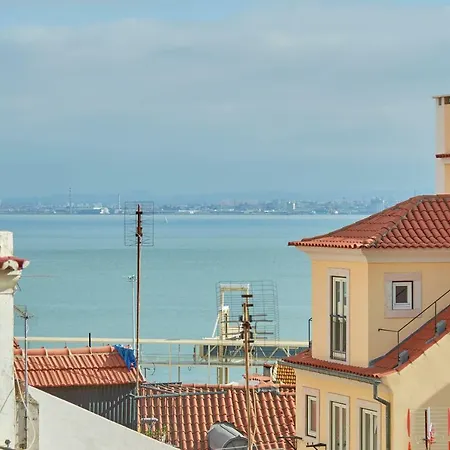 Boutique Alfama River 4 Apartment *